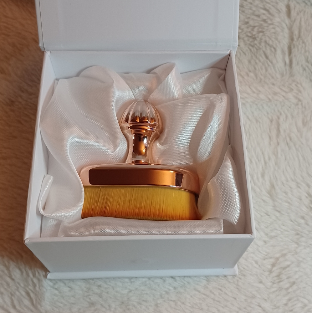 ELOISE Mini Teardrop Brush NEW Great for Self Tanning or Makeup NIB